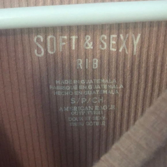 American Eagle Brand: Cold Shoulder Short Sleeve - Picture 2 of 3